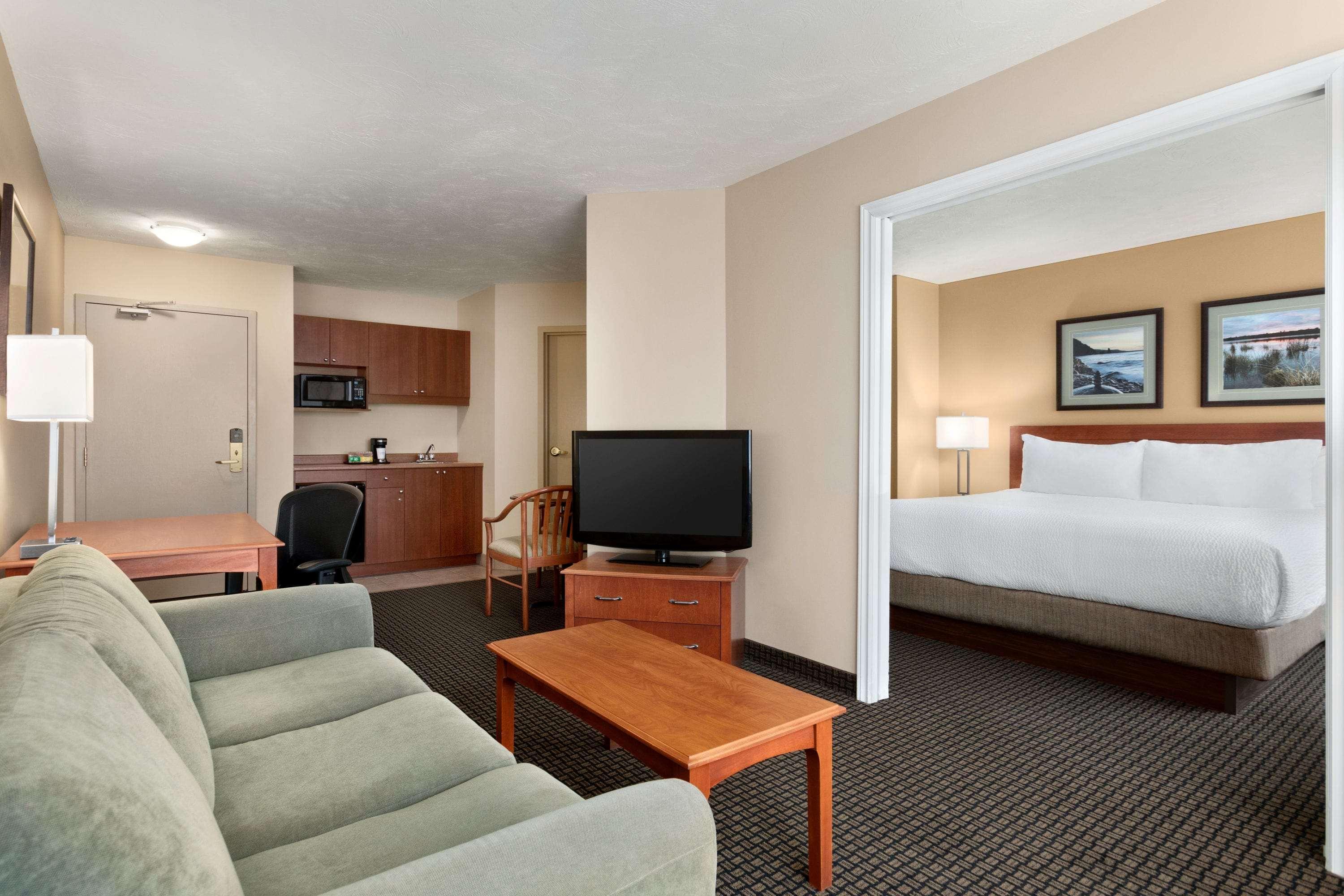 Days Inn & Suites By Wyndham Moncton Buitenkant foto