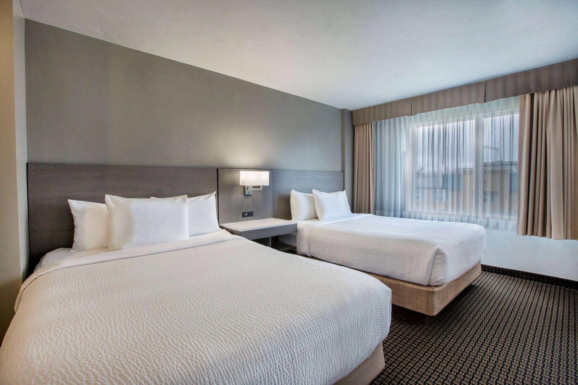 Days Inn & Suites By Wyndham Moncton Buitenkant foto
