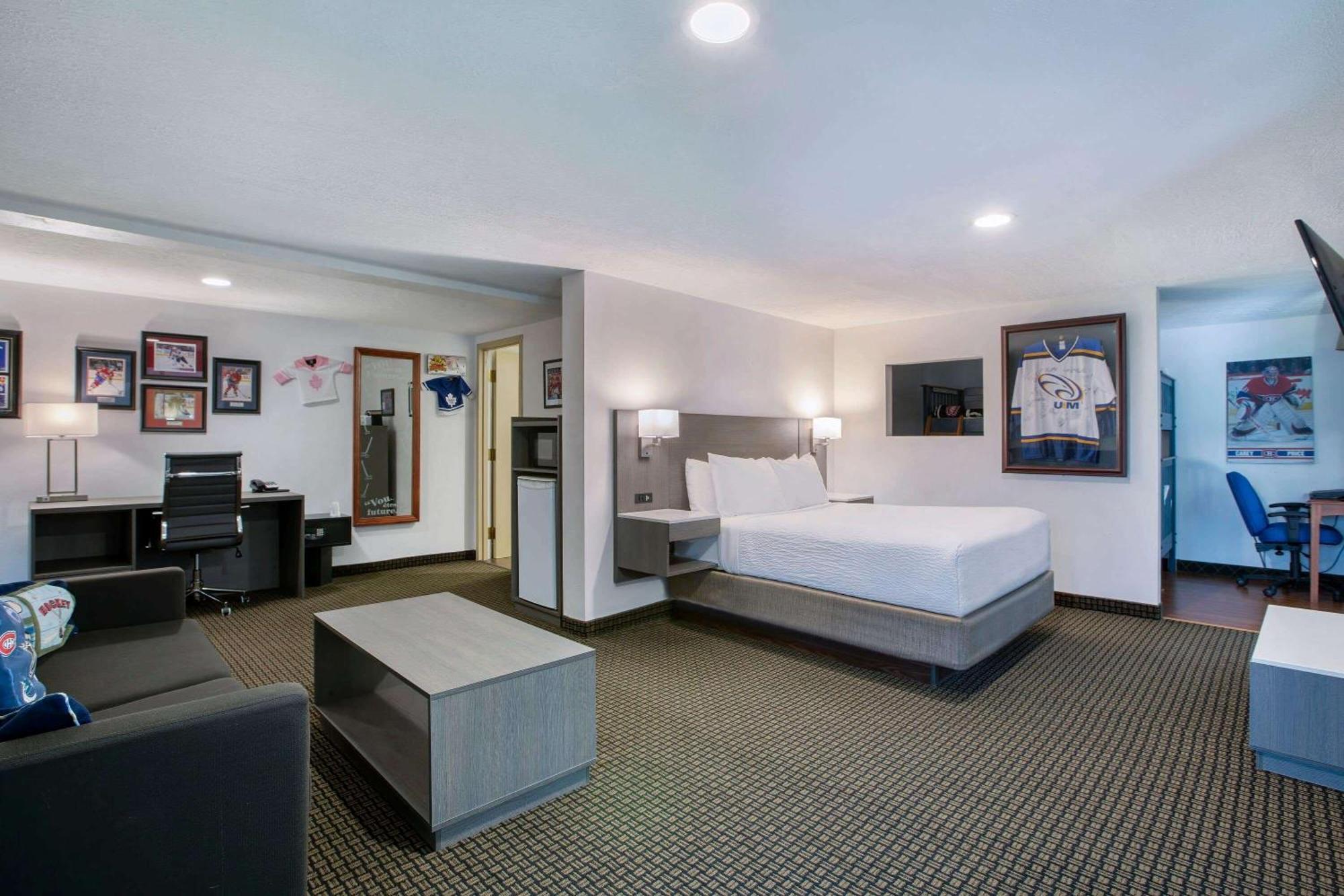 Days Inn & Suites By Wyndham Moncton Buitenkant foto