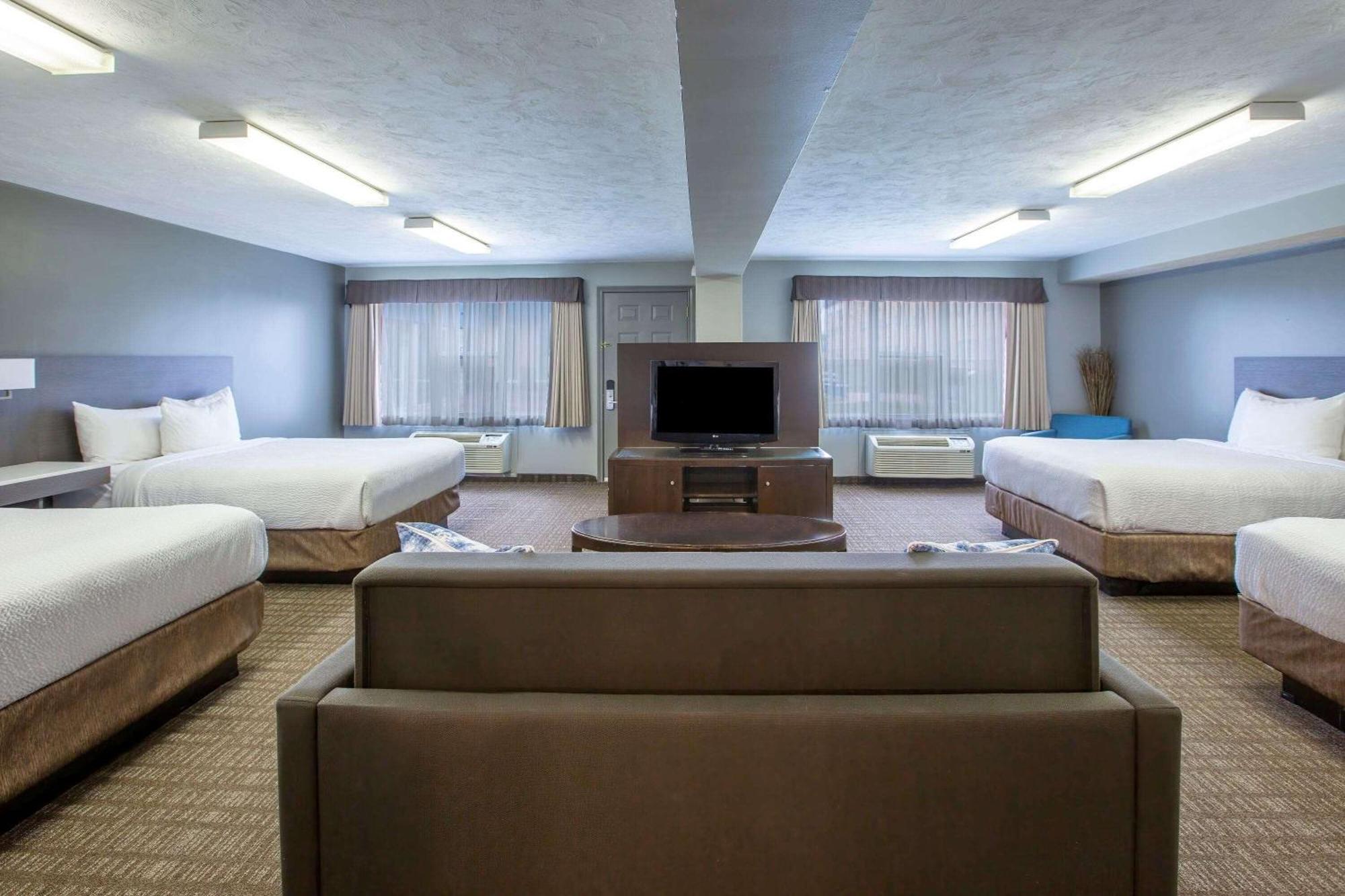 Days Inn & Suites By Wyndham Moncton Buitenkant foto
