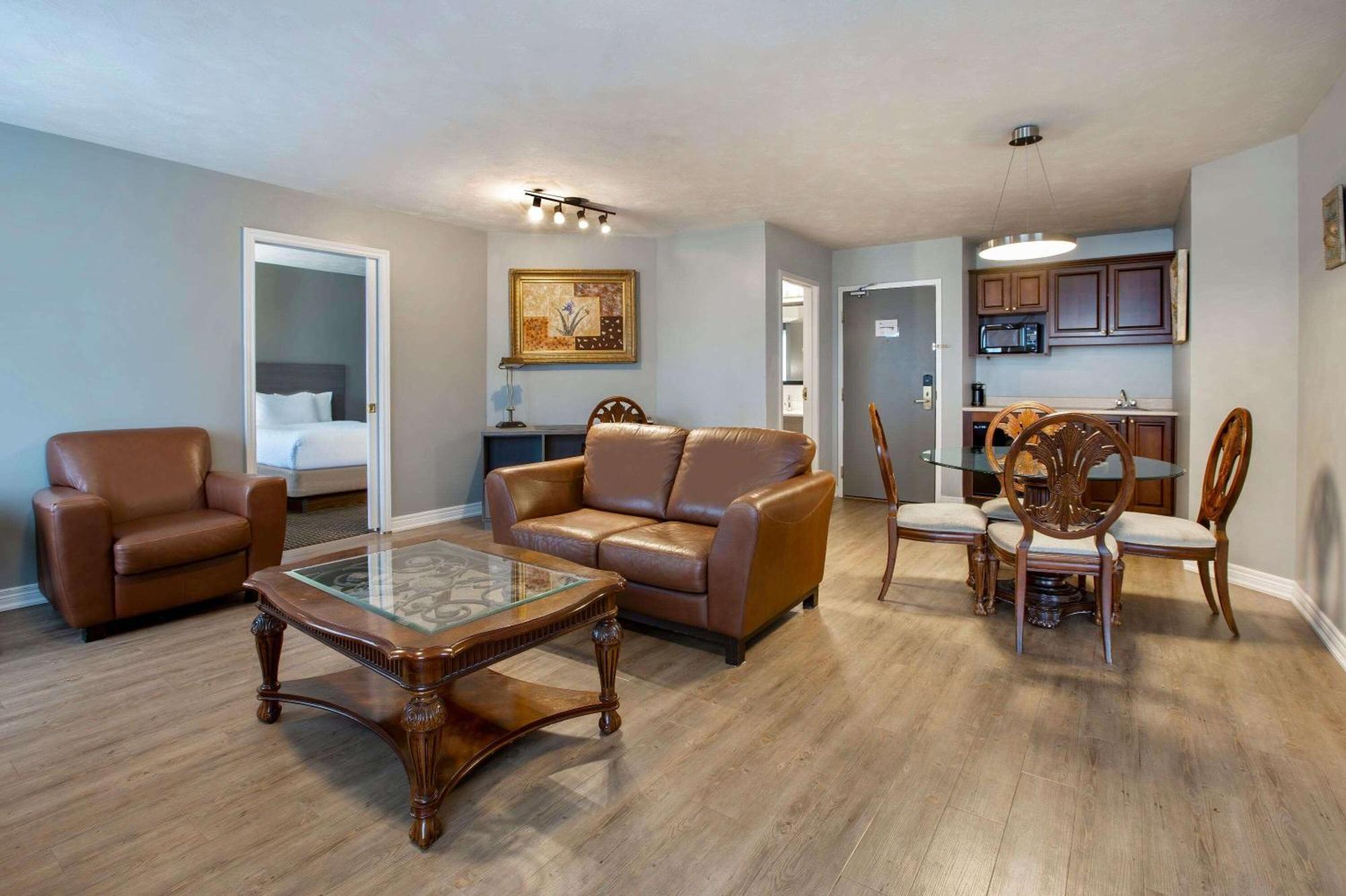 Days Inn & Suites By Wyndham Moncton Buitenkant foto
