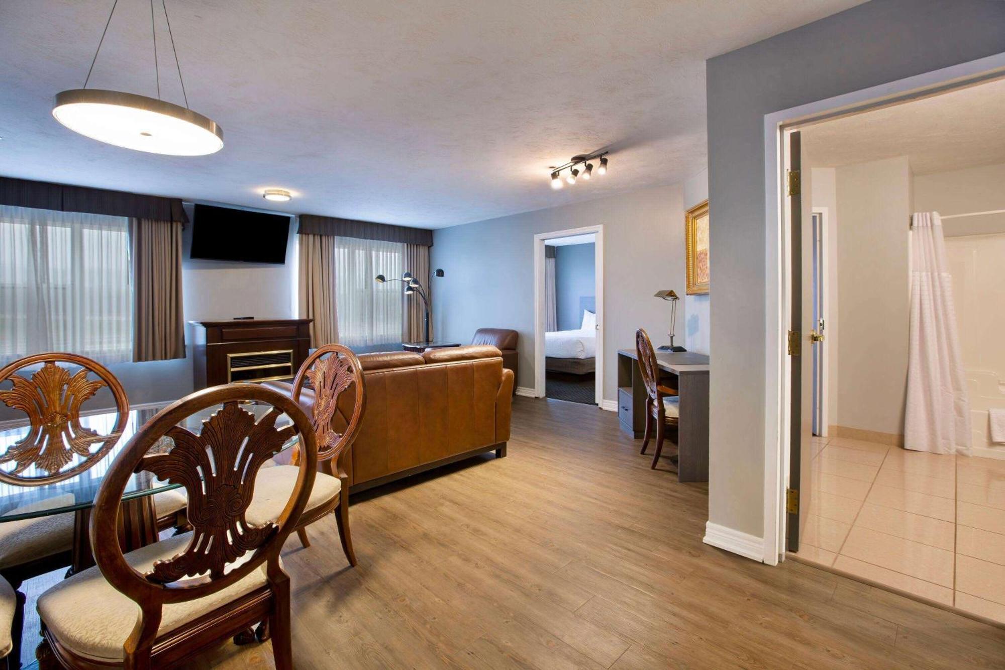 Days Inn & Suites By Wyndham Moncton Buitenkant foto