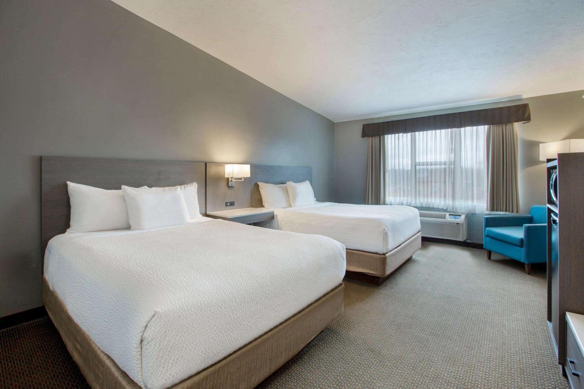 Days Inn & Suites By Wyndham Moncton Buitenkant foto