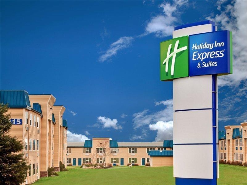 Days Inn & Suites By Wyndham Moncton Buitenkant foto