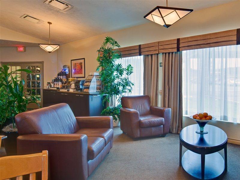 Days Inn & Suites By Wyndham Moncton Buitenkant foto