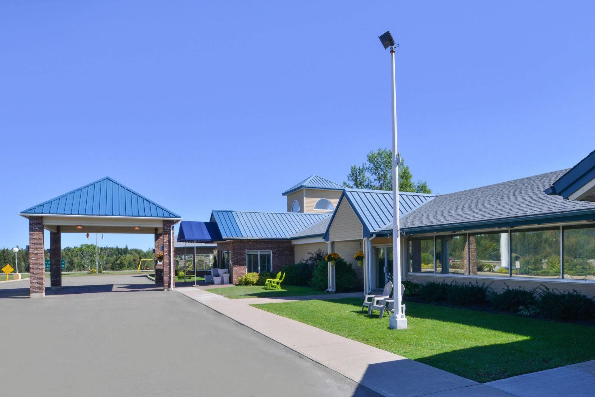 Days Inn & Suites By Wyndham Moncton Buitenkant foto